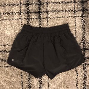 Lululemon Tracker 4” shorts